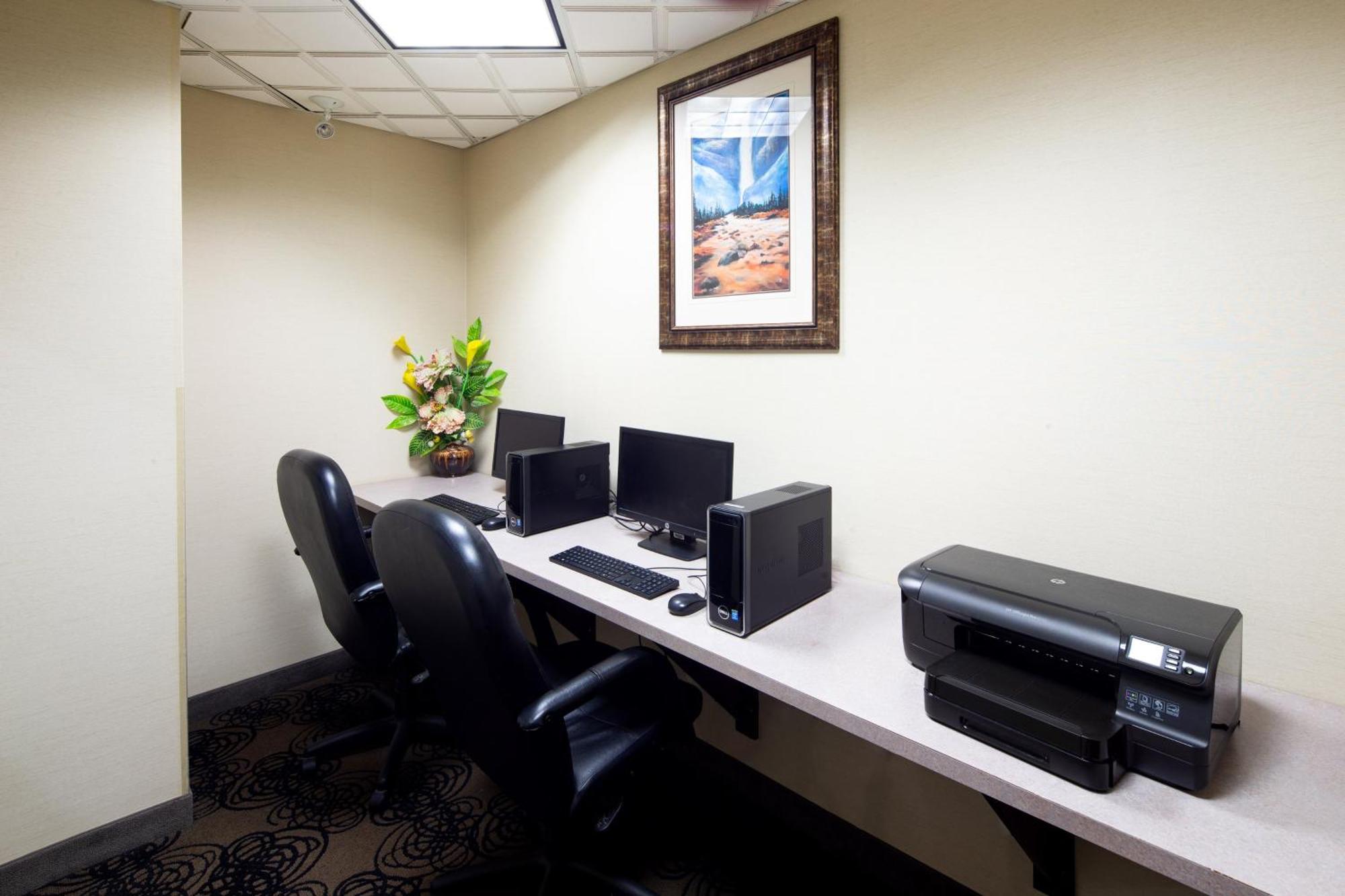 Holiday Inn Express Hotel & Suites Edson By Ihg Eksteriør bilde