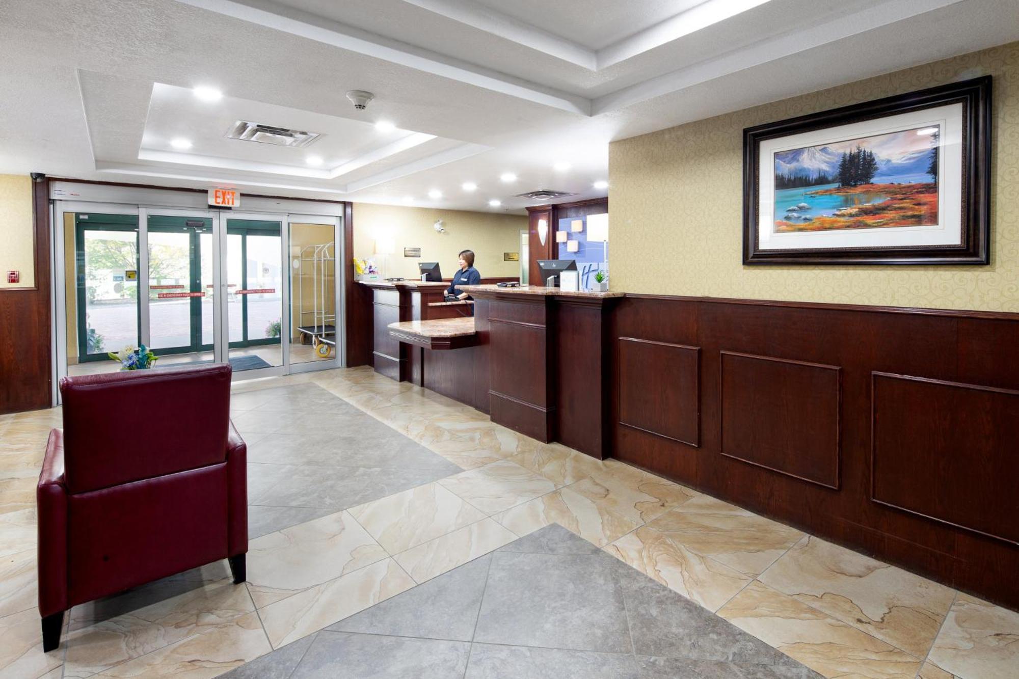 Holiday Inn Express Hotel & Suites Edson By Ihg Eksteriør bilde