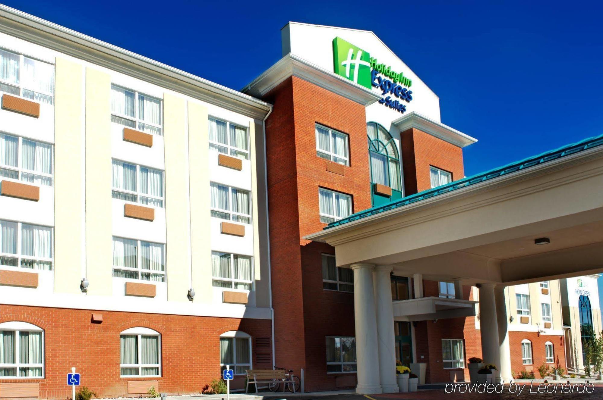 Holiday Inn Express Hotel & Suites Edson By Ihg Eksteriør bilde