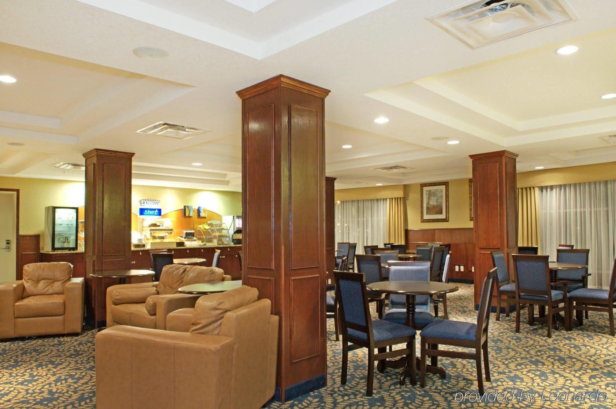 Holiday Inn Express Hotel & Suites Edson By Ihg Restaurant bilde