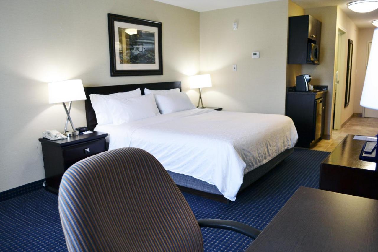Holiday Inn Express Hotel & Suites Edson By Ihg Eksteriør bilde