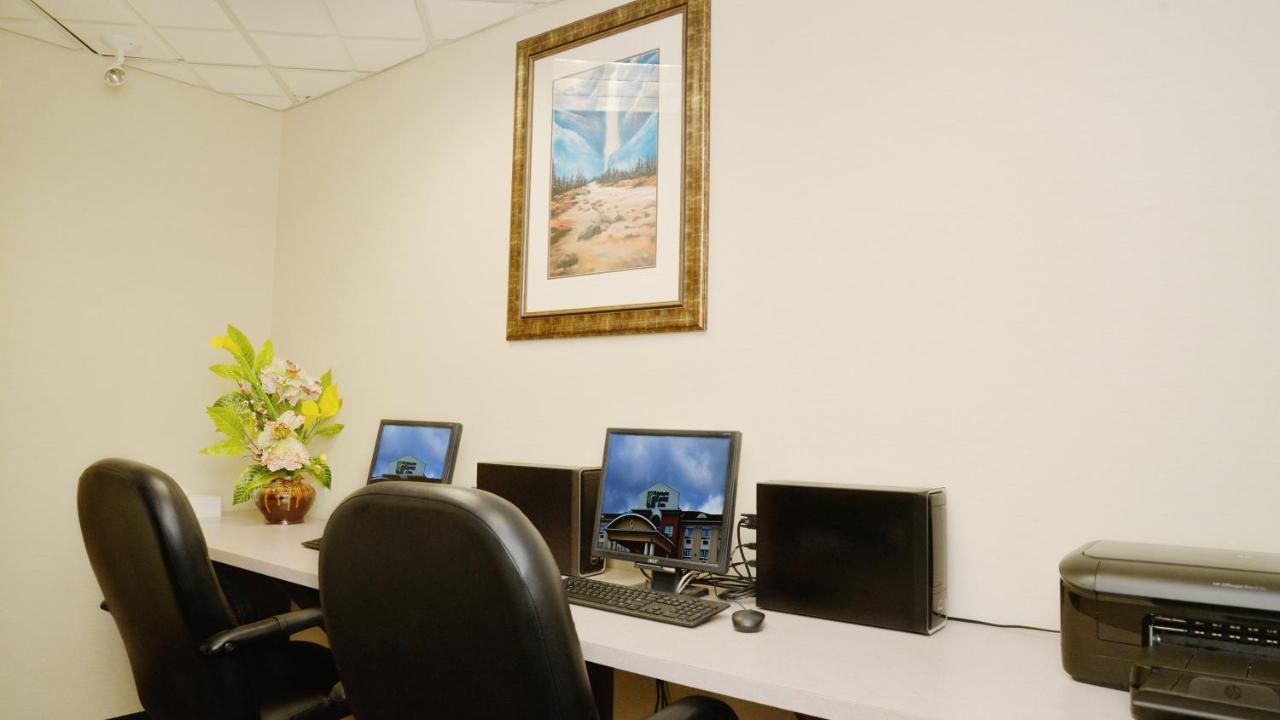 Holiday Inn Express Hotel & Suites Edson By Ihg Eksteriør bilde