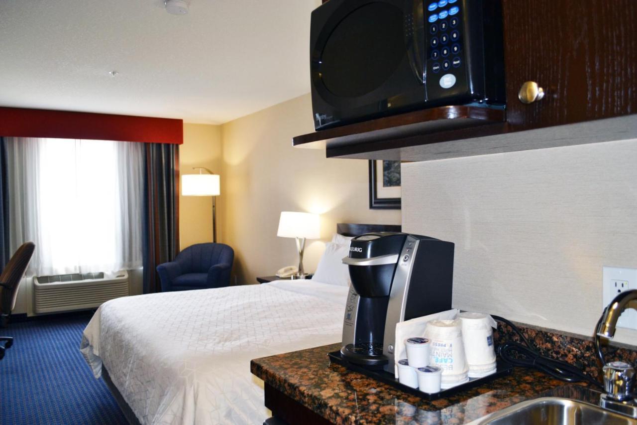 Holiday Inn Express Hotel & Suites Edson By Ihg Eksteriør bilde