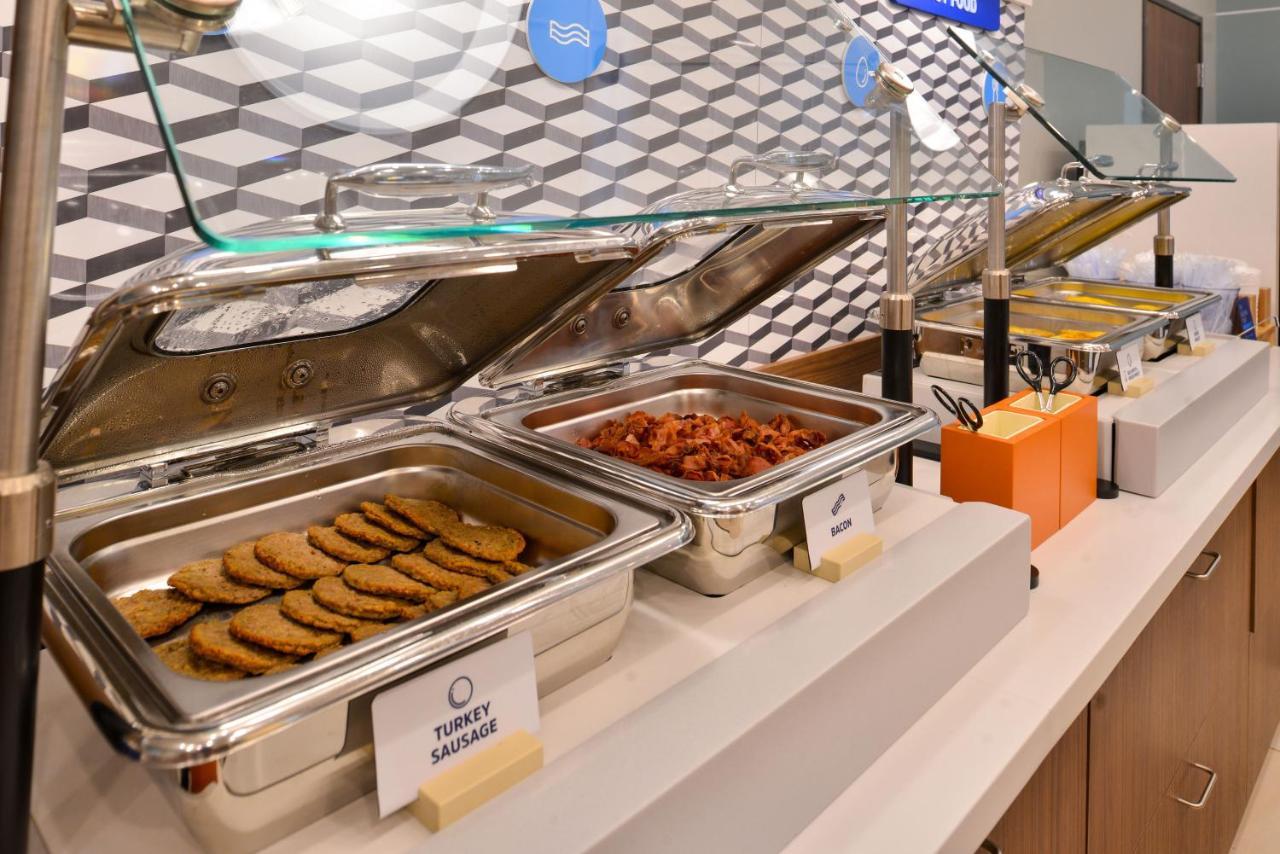 Holiday Inn Express Hotel & Suites Edson By Ihg Eksteriør bilde